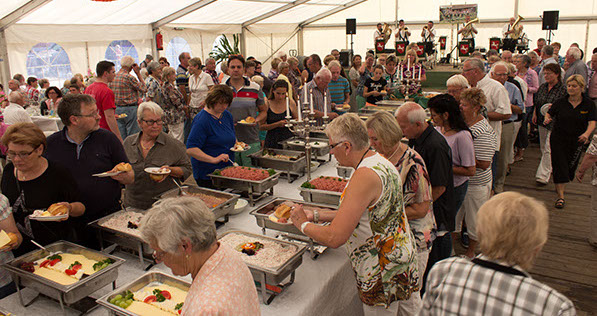 Buffet im Festzelt